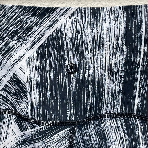 Lululemon Hot To Street Pant Heat Wave White Black Black Sheer Mesh Sz 2 - Picture 6 of 16